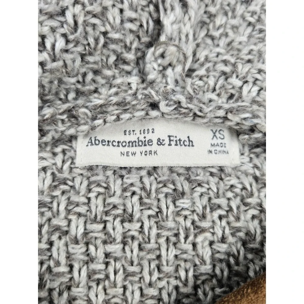 Abercrombie & Fitch Sweater Womens Size XS‎ Gray Knit Preppy Cottagecore Hoodie
